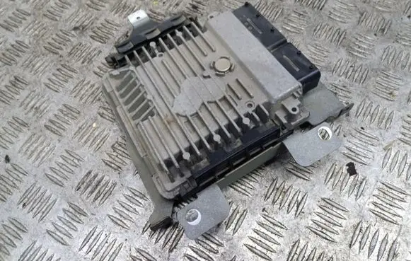 Volkswagen Touran II Engine control unit/module ECU