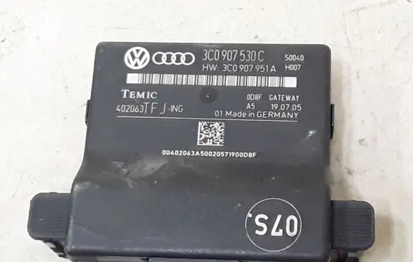 Volkswagen PASSAT B6 Gateway control module 3C0907530C 3C0907951A