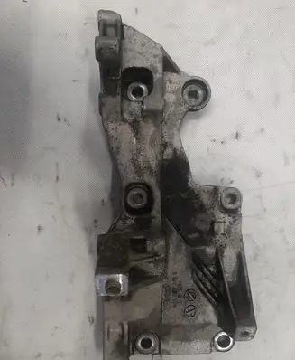 Volkswagen Polo IV 9N3 Generator/alternator bracket 045903143E