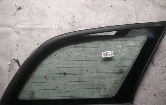 Toyota Avensis T250 Rear side window as2