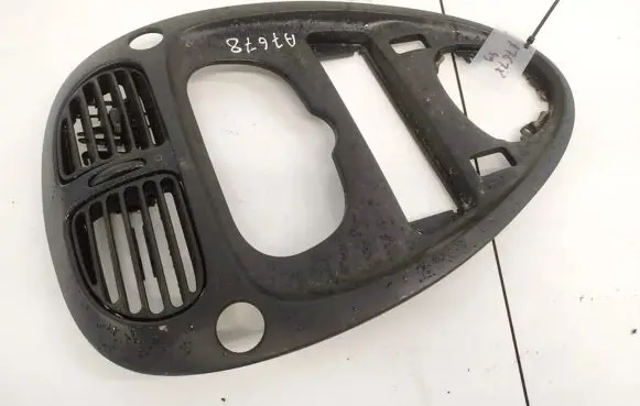 Citroen Xsara Picasso Dash center air vent grill 9631315877