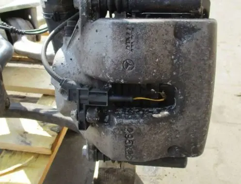 Mercedes-Benz E W212 Front brake caliper MCD4878