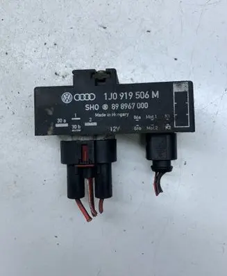 Skoda Roomster (5J) Coolant fan relay 1J0919506M 898967000