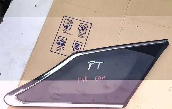 Hyundai i40 Rear vent window glass 