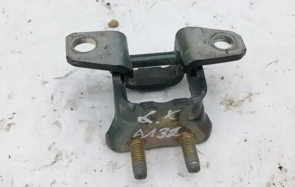 Mitsubishi L200 Rear door upper hinge NOCODE
