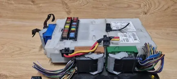 Ford Galaxy Fuse module 7G9T14A073DC