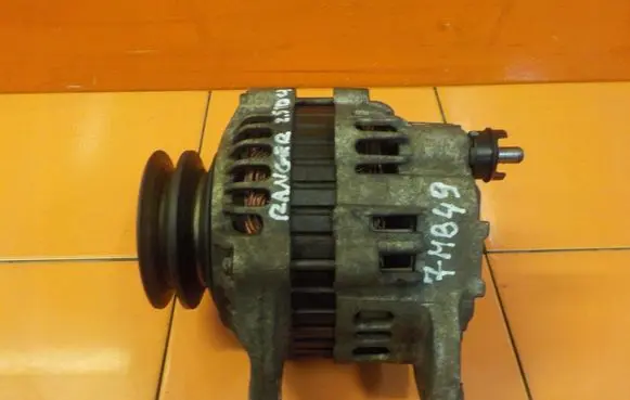 Ford Ranger IV Generator/alternator WLAA18300A 7MB49