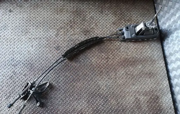 Skoda Yeti (5L) Gear shifter/selector 1K0711049CH 1K0711061B 1K0711266AC