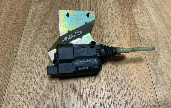Saab 9-3 Ver2 Central locking motor 12837101 505472