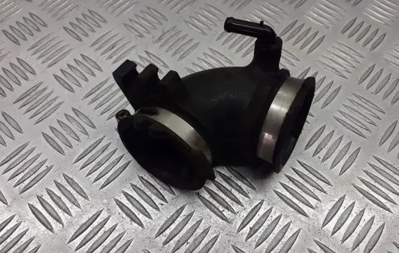 Mazda 3 I Air intake hose/pipe 014081-1611