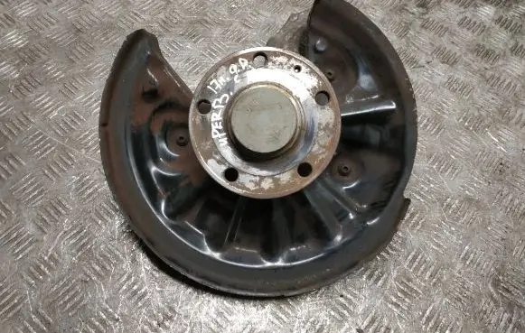 Rear wheel hub