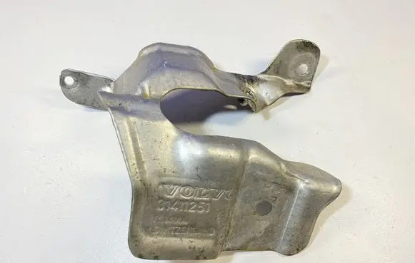 Volvo XC90 Heat shield in engine bay 31411251