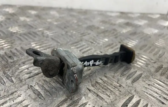 Nissan Pathfinder R51 Rear door check strap stopper
