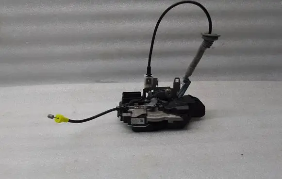 Volvo S60 Rear door lock 31462447 C7336910105