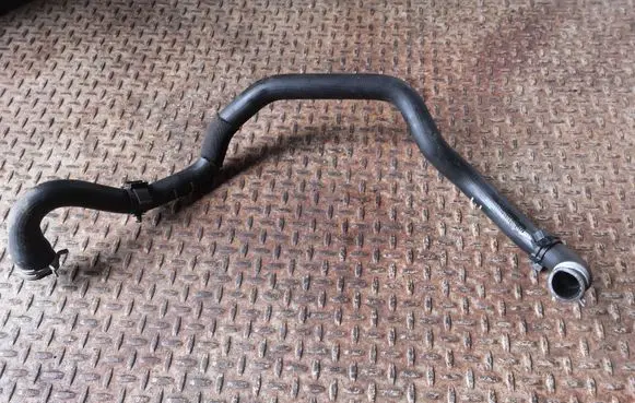 Ford Focus Engine coolant pipe/hose 8V618286KE