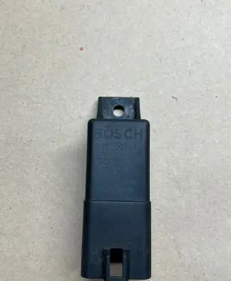Volvo V40 Glow plug pre-heat relay 31342686 0281003047