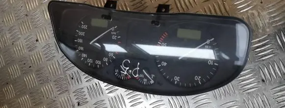 Volkswagen PASSAT B5 Speedometer (instrument cluster) 09051940090