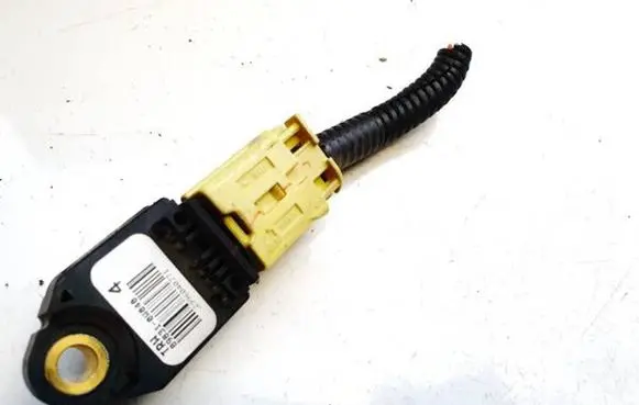 Lexus IS 220D-250-350 Airbag deployment crash/impact sensor 898310w040 89831-0w040