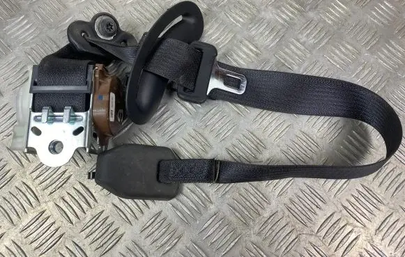Dodge Durango Rear seatbelt