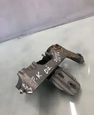 Citroen C4 III e-C4 Gearbox mount 9824312980