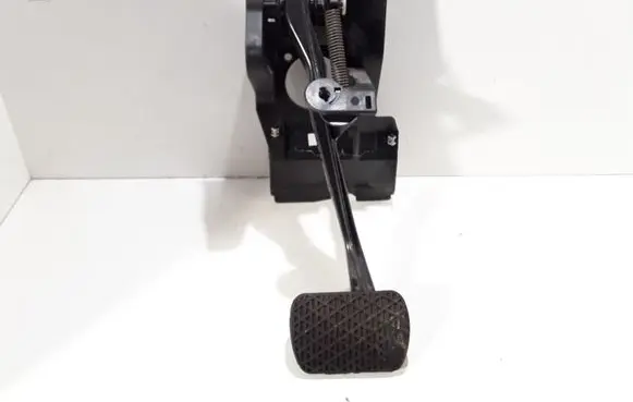 Mercedes-Benz C W203 Brake pedal A2032901001