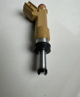 Toyota Prius+ (ZVW40) Fuel injector 2325037010 069013109