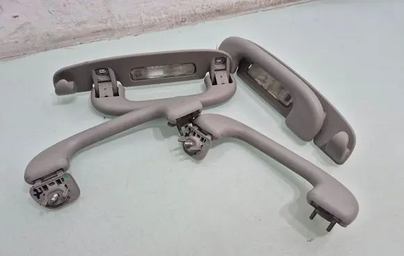 Mercedes-Benz GL X164 A set of handles for the ceiling 