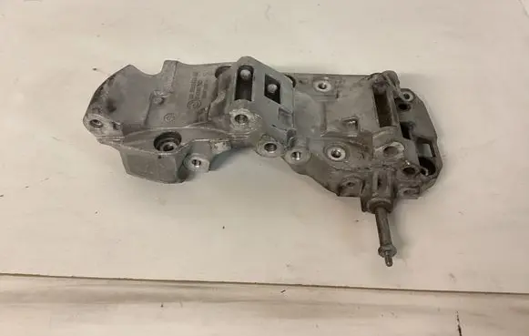 Generator/alternator bracket
