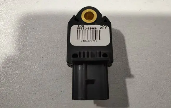 Toyota Auris 150 Airbag deployment crash/impact sensor 8983102060