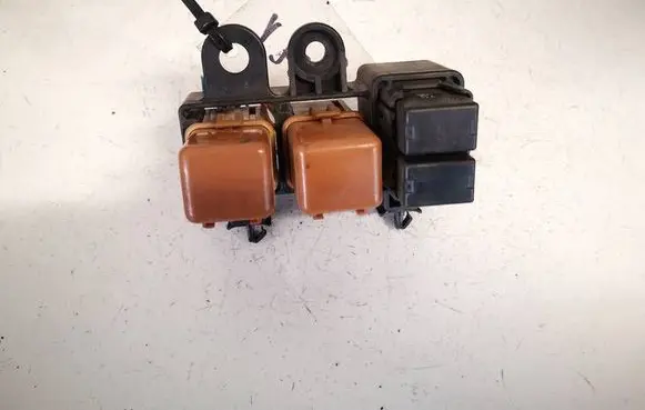 Subaru Legacy Fuse box set mr5a420a1 25232aa020