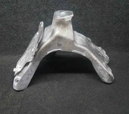 Audi A4 S4 B8 8K Engine mounting bracket 8K0199308BE