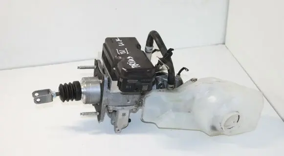 Toyota Prius (XW50) Master brake cylinder 4727047040