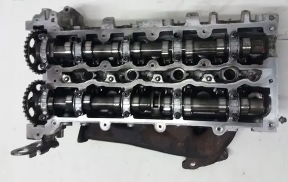 Mercedes-Benz E W212 Engine head A651016