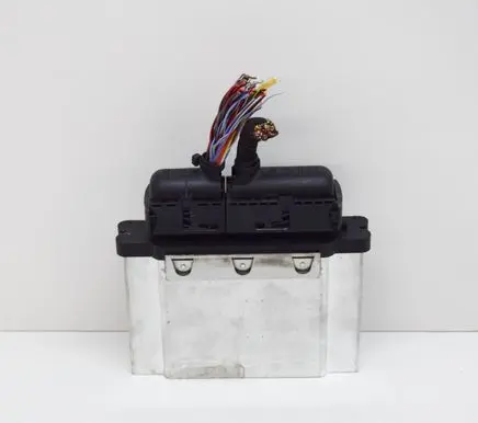 Volkswagen Scirocco Engine control unit/module 0261S09528 04L907309AE