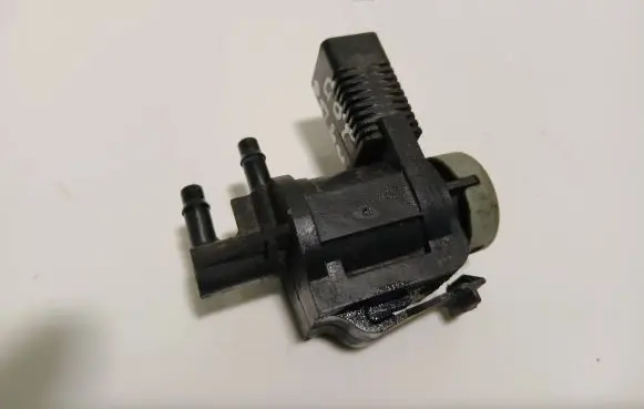 Audi A4 S4 B8 8K Turbo solenoid valve 1K0906283A