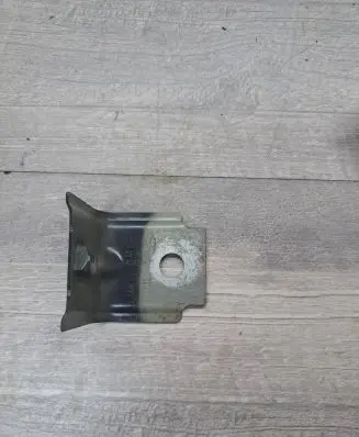 Volkswagen PASSAT B8 Fender mounting bracket 3G0809471