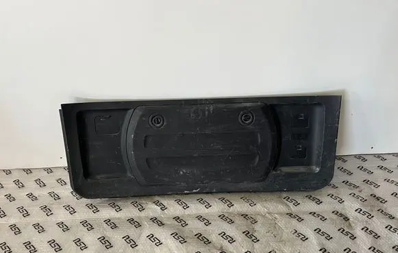 Mitsubishi Pajero Tailgate/boot lid cover trim 7225A004