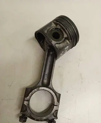 Ford Ranger Piston with connecting rod
