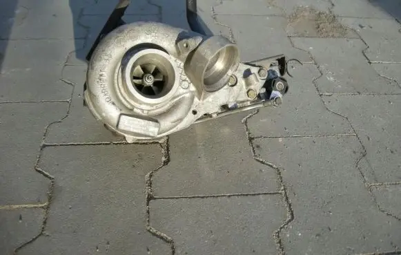 Mercedes-Benz E W211 Turbo A6460900980