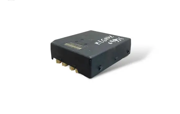 Renault Megane III Fuse module 284B60008R 8229349520 519339311