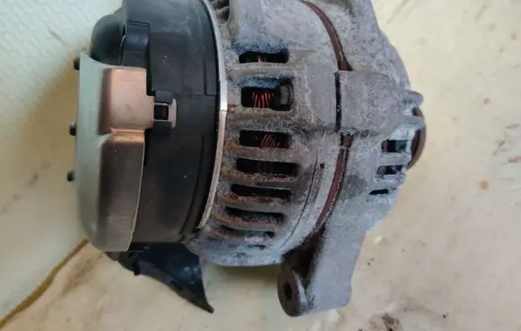 Opel Signum Generator/alternator 13125525