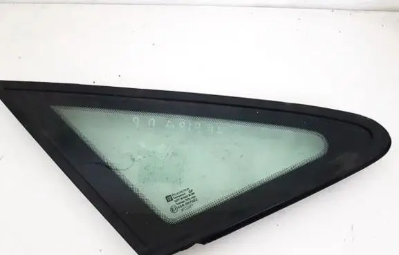 Opel Zafira A Front triangle window/glass 