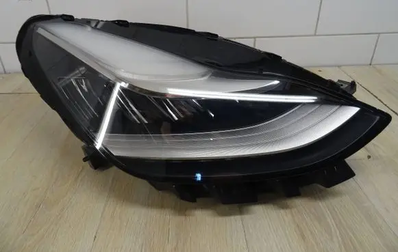 Tesla Model 3 Headlight/headlamp 107737650B