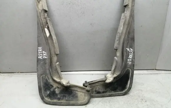 Opel Astra F Front mudguard 