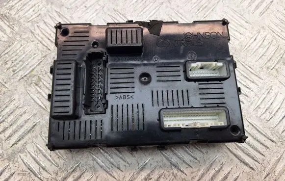 Nissan Micra Comfort/convenience module 00101913 284B2EM01E 216693907