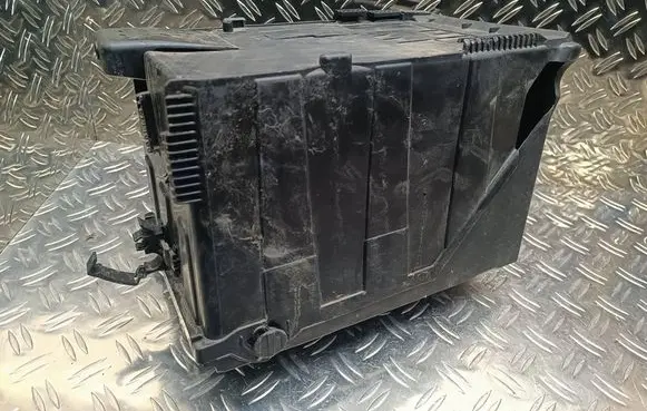 Battery box tray