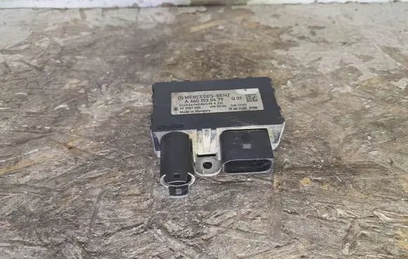 Mercedes-Benz A W169 Glow plug pre-heat relay A6401530479 899087000
