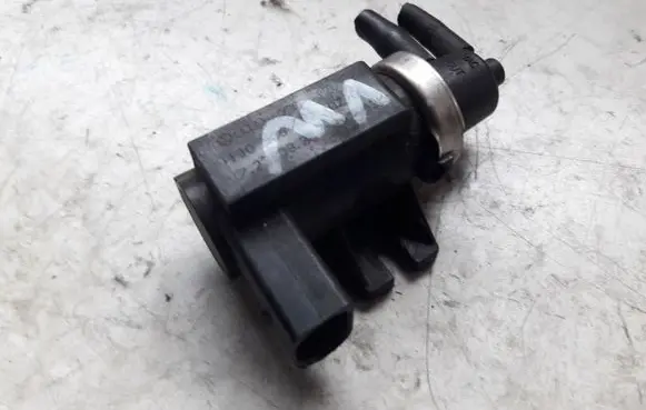Volkswagen Sharan Vacuum valve 1J0906627