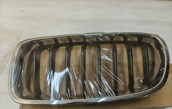 BMW 3 F30 F35 F31 Front bumper upper radiator grill 51137260497 7260497 20D1057