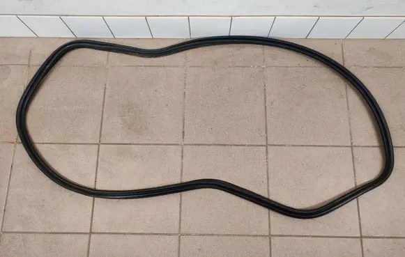 Trunk rubber seal (body)